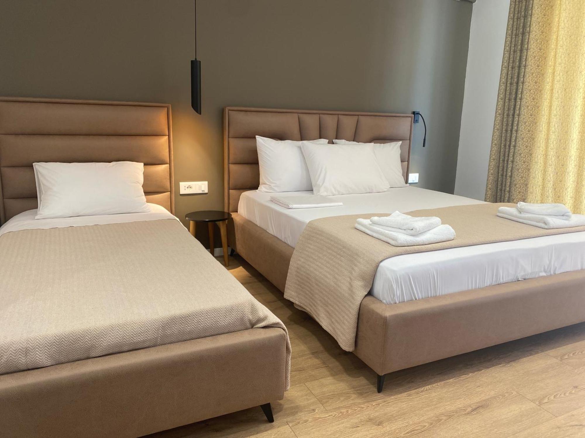 Augusto Rooms Sarande Exterior photo